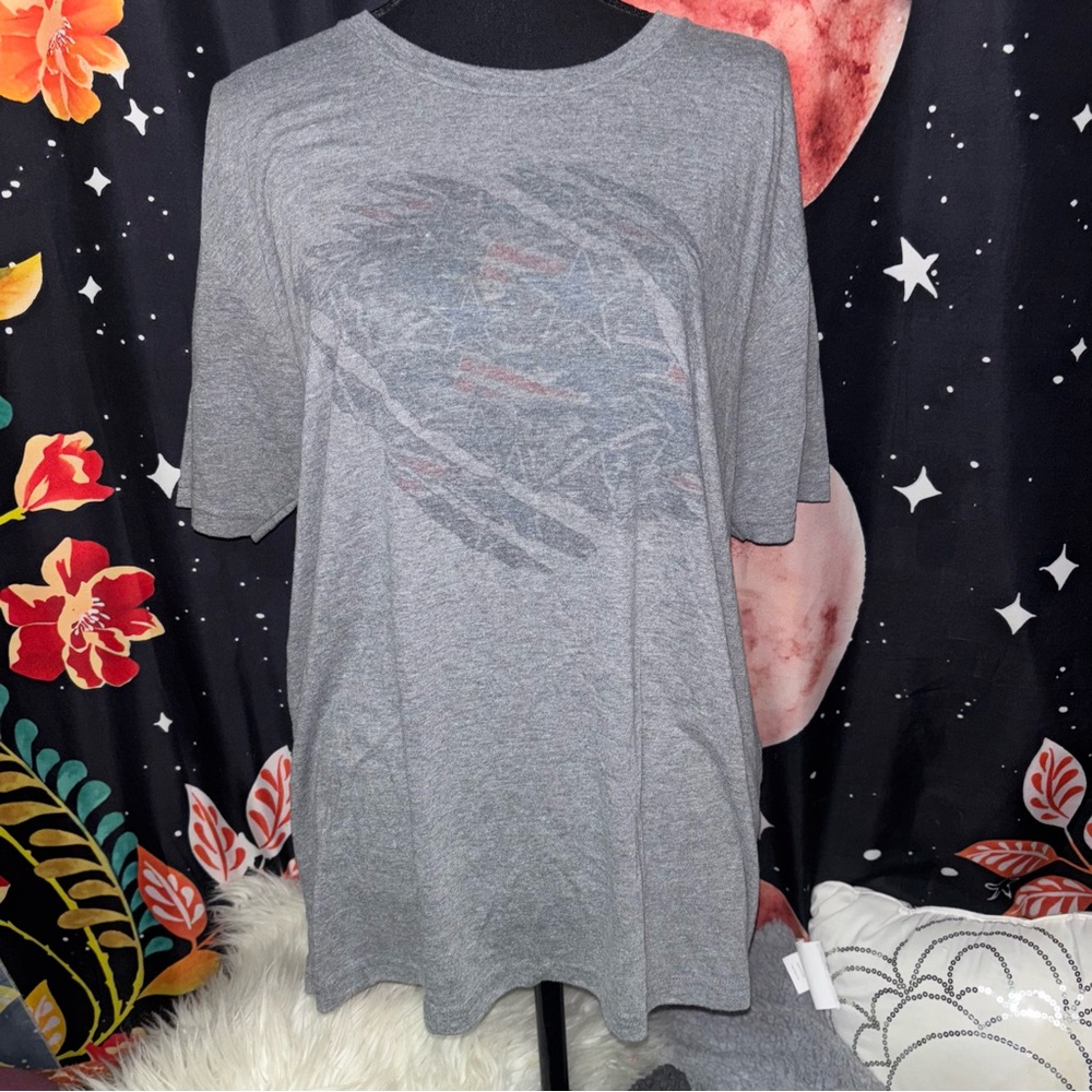 Gray XL Graphic Shirt